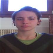 studentessa di lingue all'università, con esperienza all'estero, insegna inglese